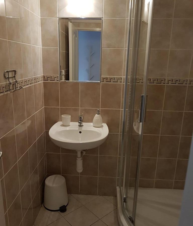 Statek U Dubu Hotel Svojetin Екстериор снимка