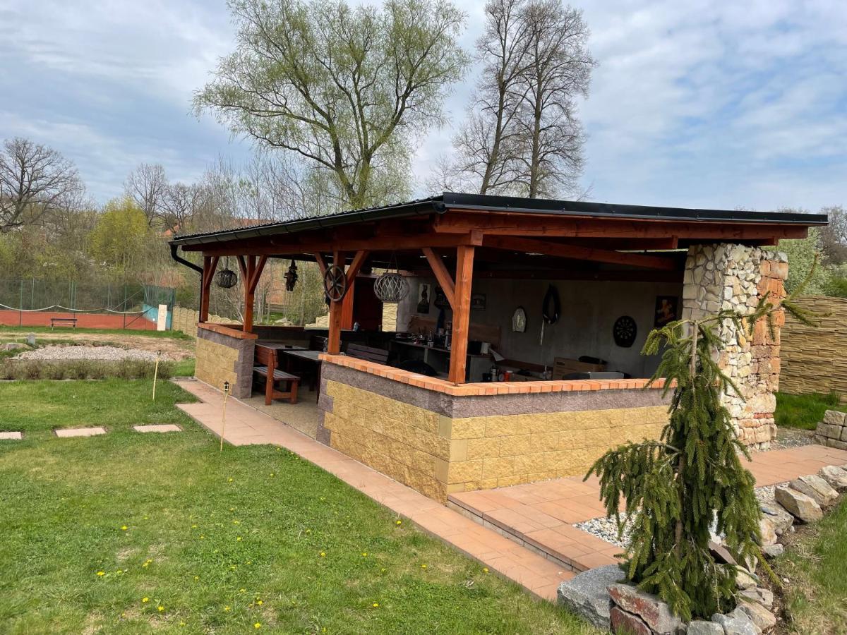 Statek U Dubu Hotel Svojetin Екстериор снимка