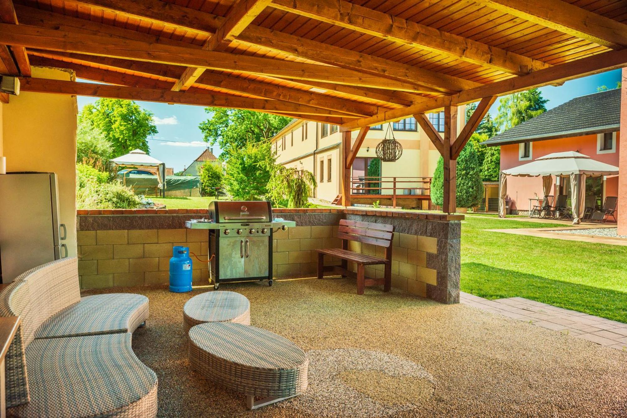 Statek U Dubu Hotel Svojetin Екстериор снимка