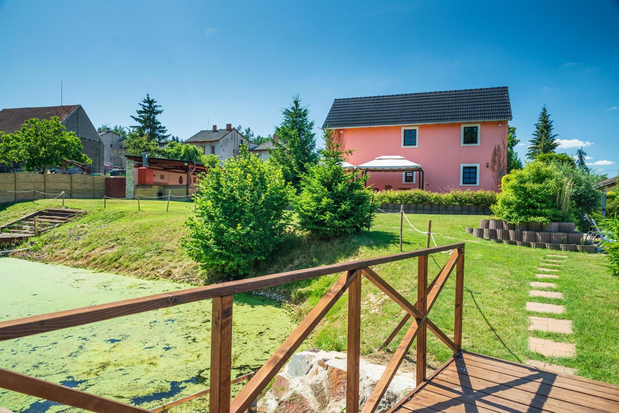 Statek U Dubu Hotel Svojetin Екстериор снимка