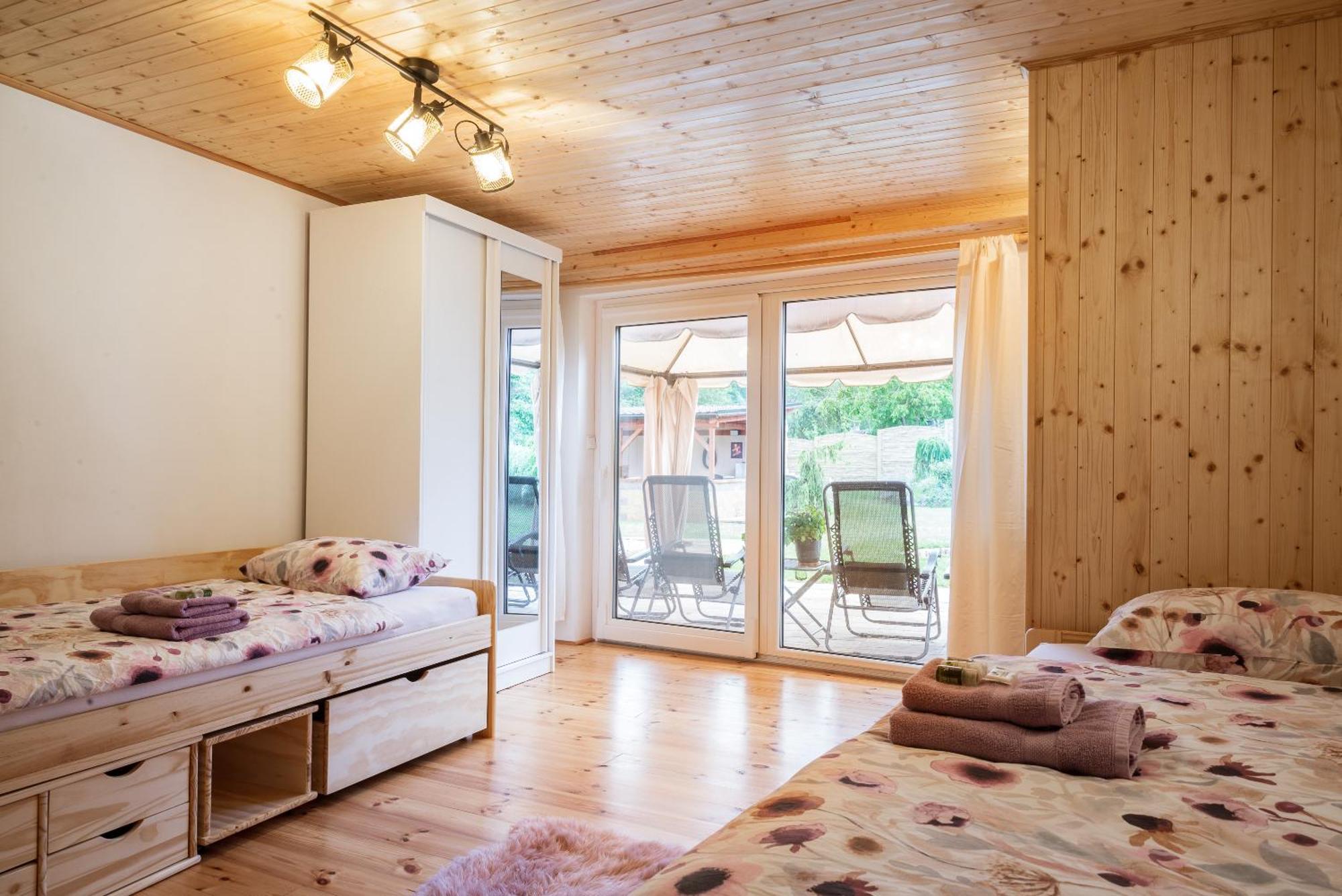 Statek U Dubu Hotel Svojetin Екстериор снимка